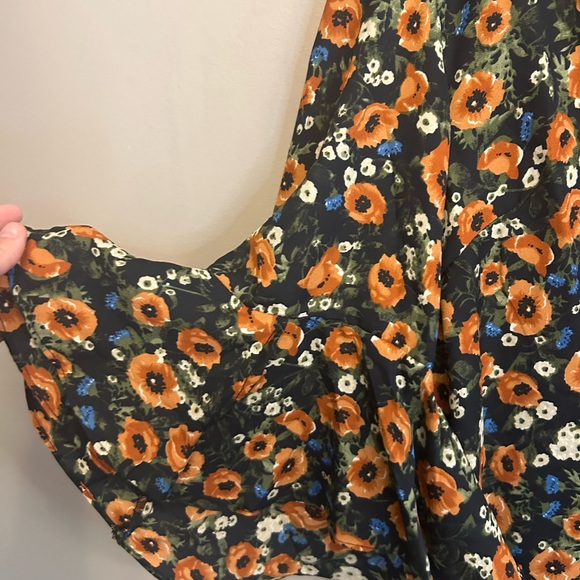 NWT Elsie & Zoey floral flowing top size L/XL - Picture 5 of 16